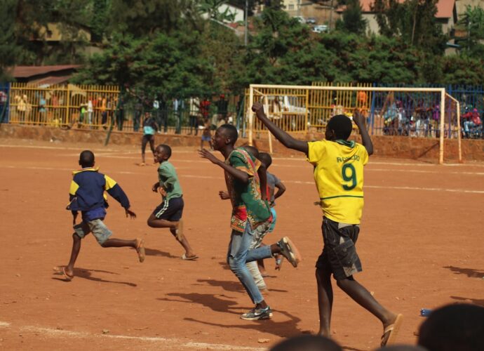 Photo Kids playing soccer