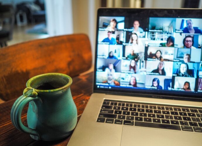 Photo Social media monitoring