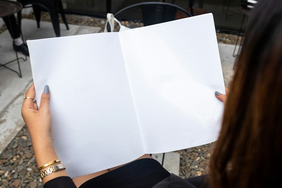 Photo restaurant menu reading