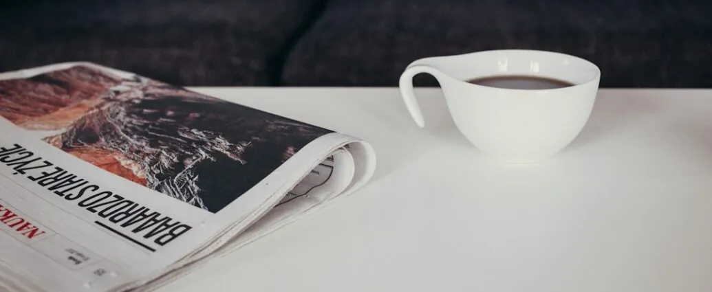 Photo morning coffee news experts data